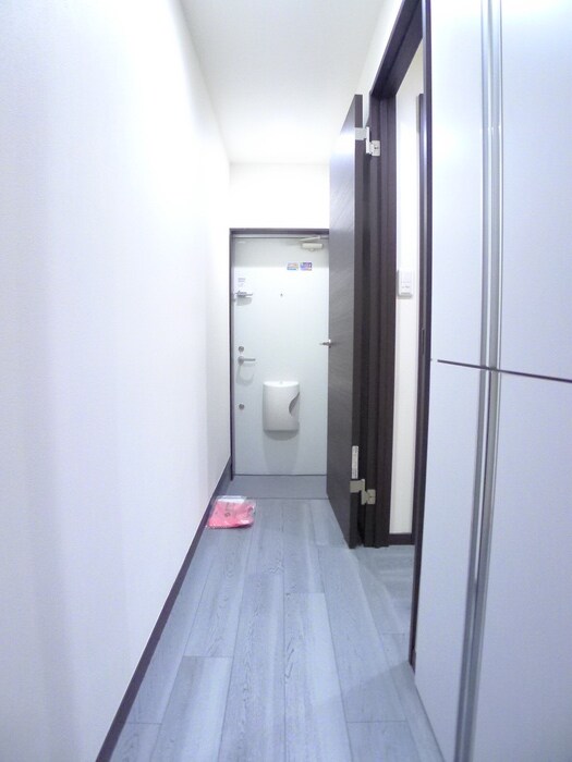 物件内観写真18　(廊下)