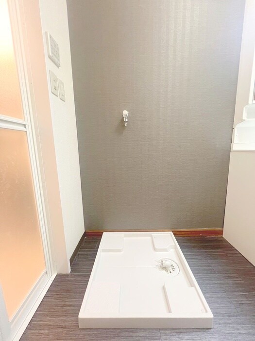 物件内観写真18　(洗濯機置場)