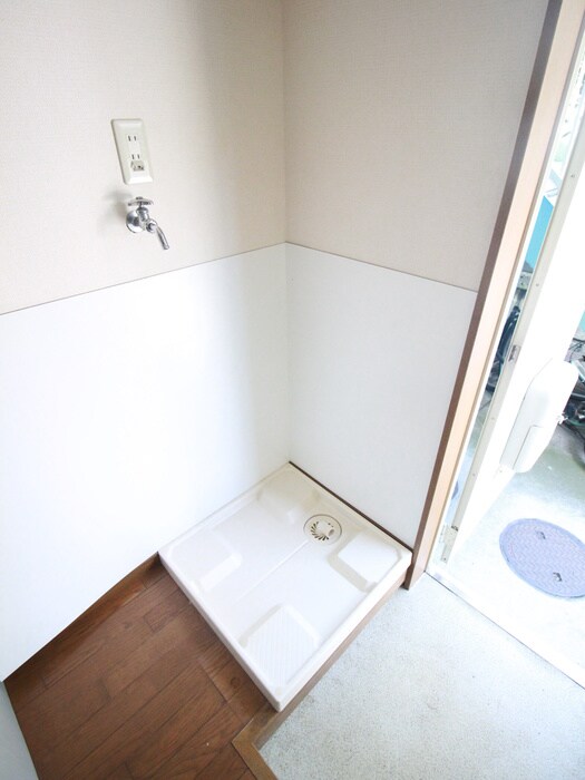 物件内観写真17　(洗濯機置場)