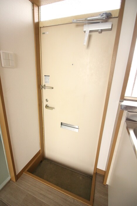 物件内観写真15　(玄関)