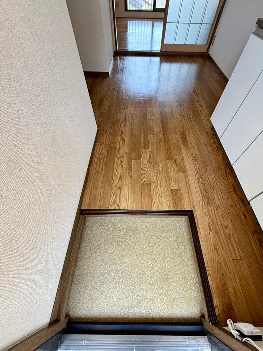 物件内観写真16　(玄関)