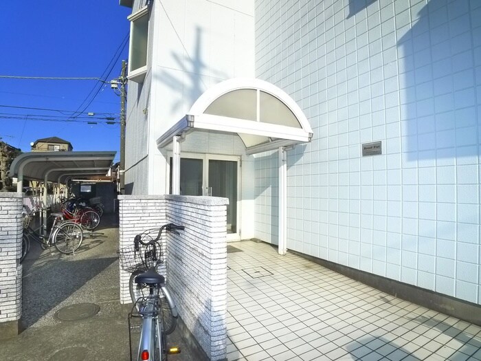 物件外観写真3　(駐輪場)