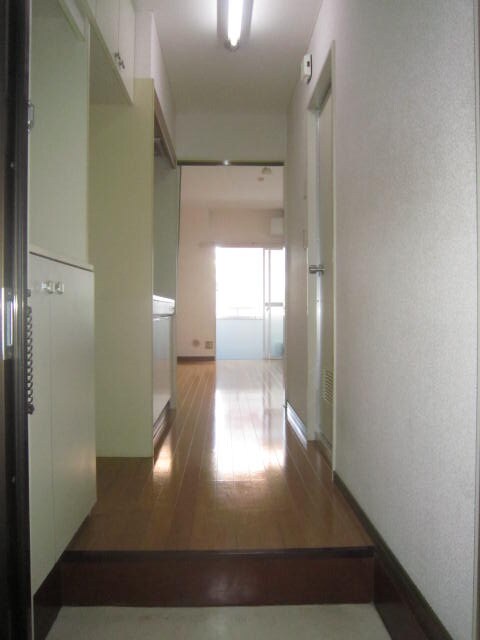 物件内観写真10　(玄関)