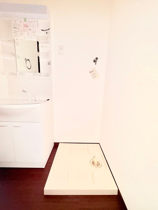 物件内観写真14　(洗濯機置場)