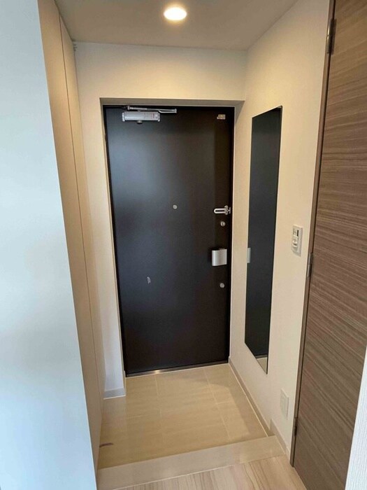 物件内観写真13　(玄関)