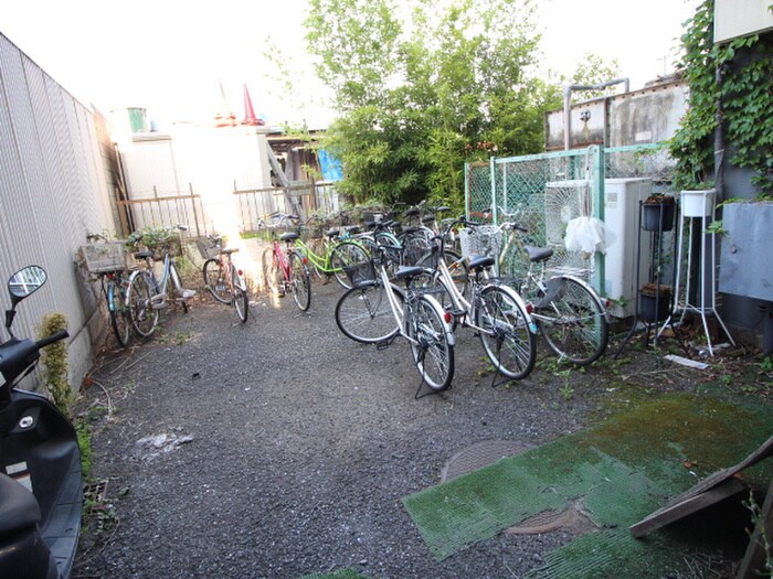 物件外観写真3　(駐輪場)