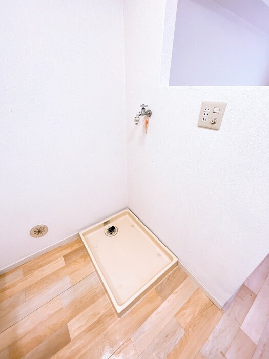 物件内観写真12　(洗濯機置場)