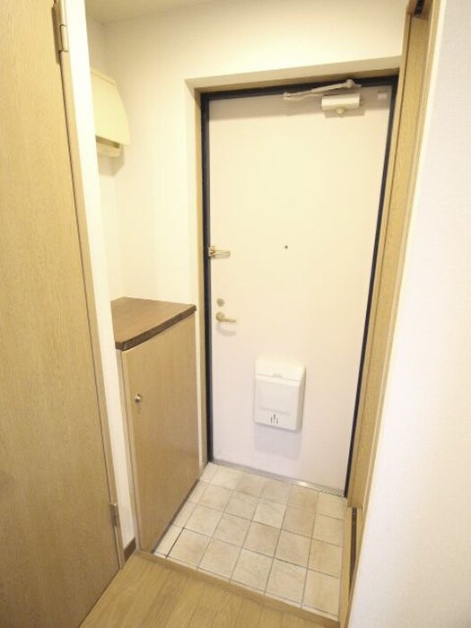 物件内観写真16　(玄関)