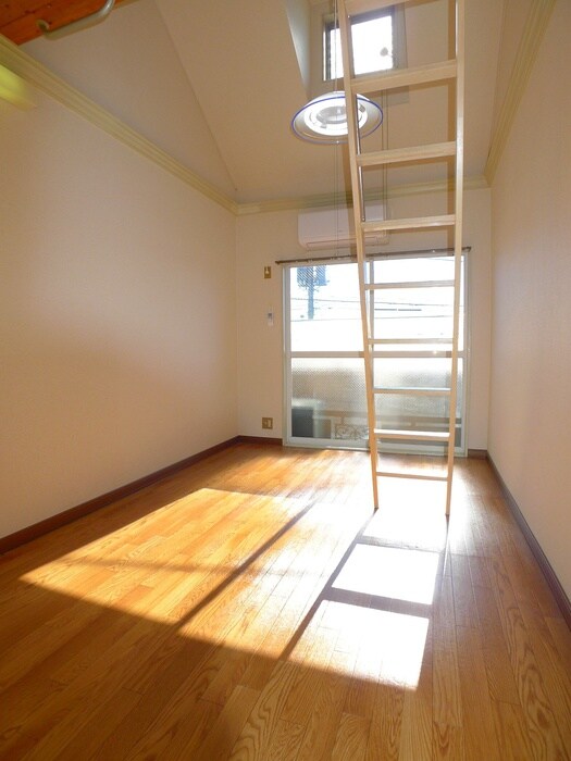 物件内観写真7　(室内からの展望)