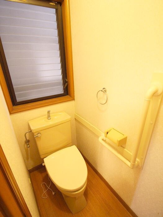 物件内観写真12　(トイレ)