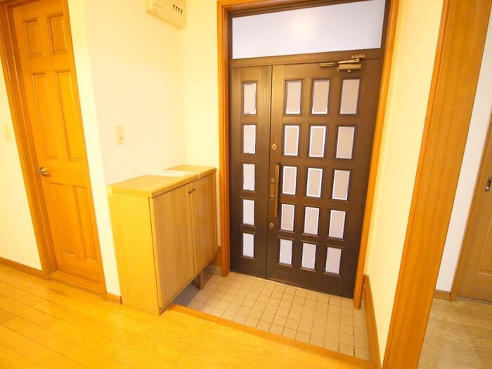 物件内観写真14　(玄関)