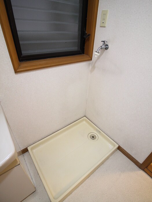 物件内観写真17　(洗濯機置場)