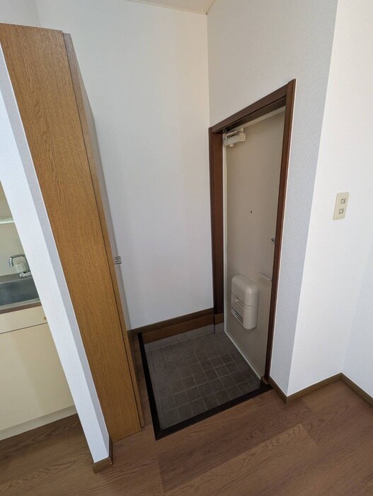 物件内観写真13　(玄関)