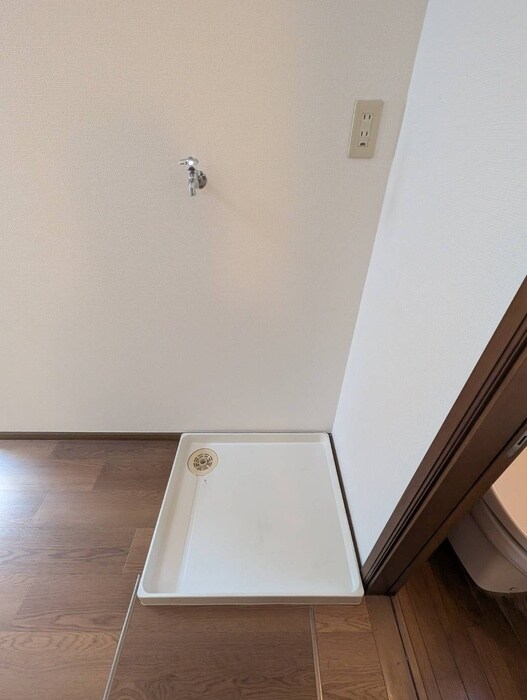 物件内観写真14　(洗濯機置場)