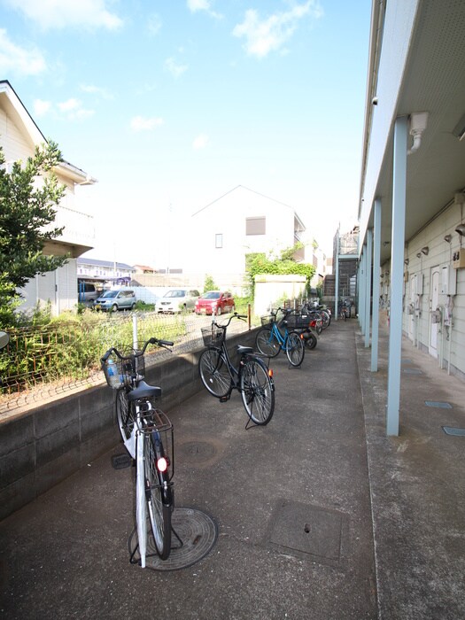 物件外観写真5　(駐輪場)