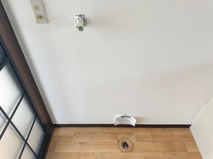 物件内観写真14　(洗濯機置場)