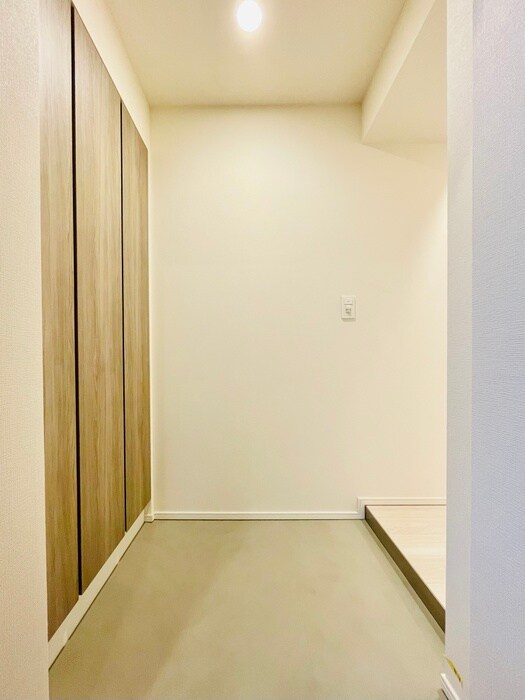 物件内観写真17　(玄関)