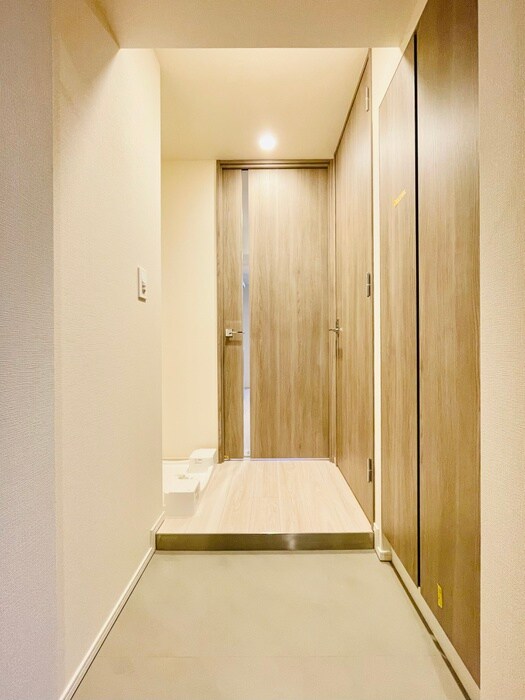 物件内観写真17　(玄関)