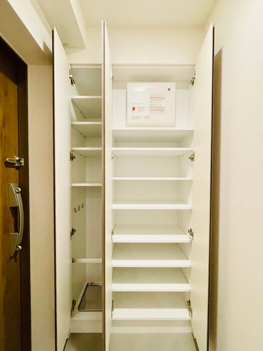 物件内観写真18　(靴箱)