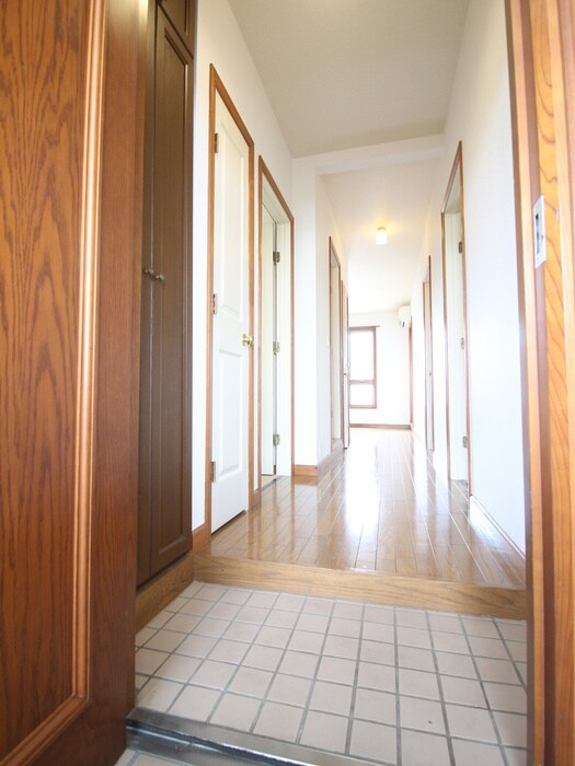 物件内観写真7　(玄関)