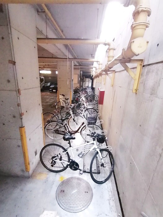 物件外観写真5　(駐輪場)