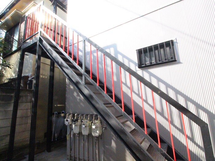 物件外観写真4　(エントランス部分)