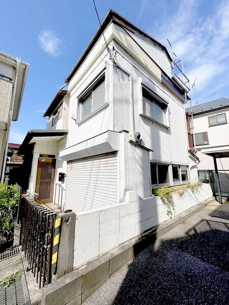 北欧風ヴィンテージリノベ戸建外観写真
