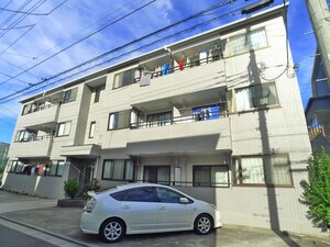 石川ハイム中央本町外観写真