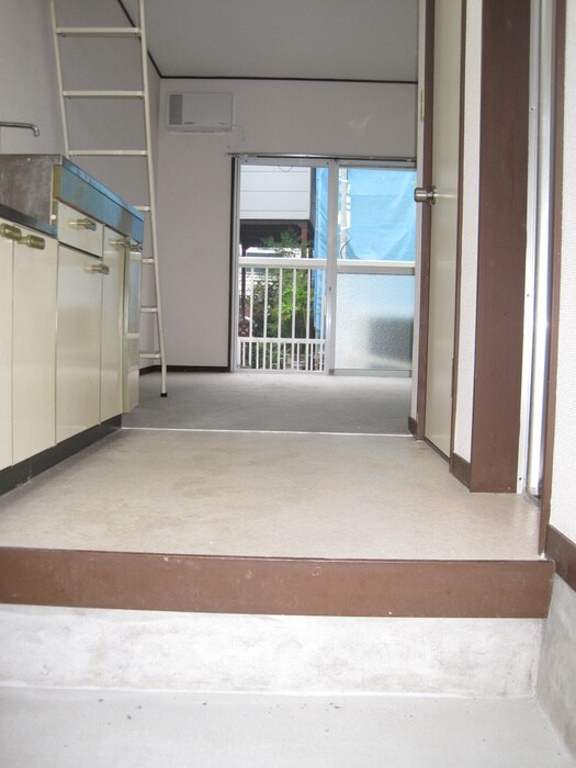 物件内観写真12　(玄関)