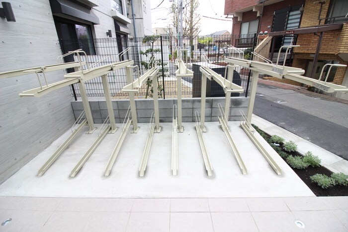 物件外観写真6　(駐輪場)