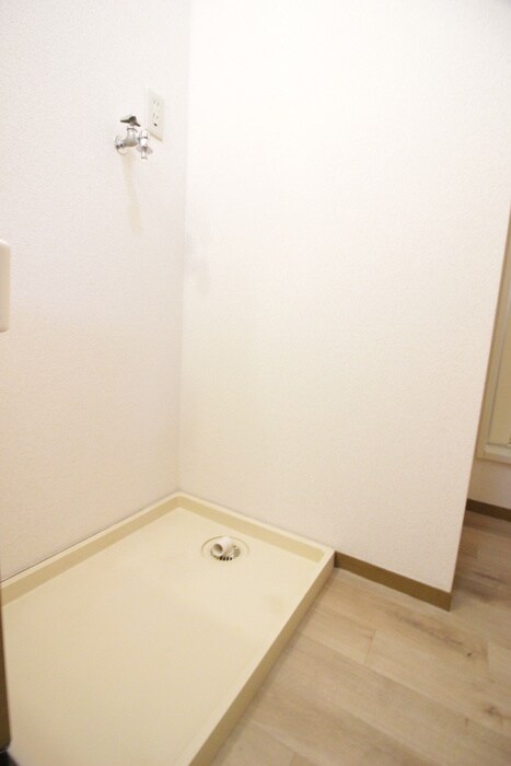 物件内観写真14　(洗濯機置場)