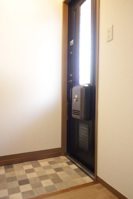 物件内観写真17　(玄関)