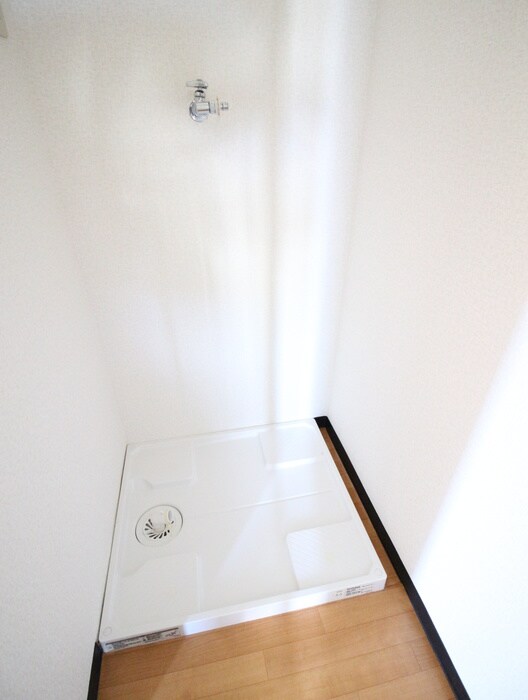 物件内観写真12　(洗濯機置場)