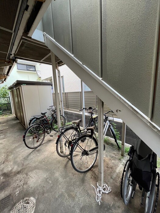 物件外観写真5　(駐輪場)