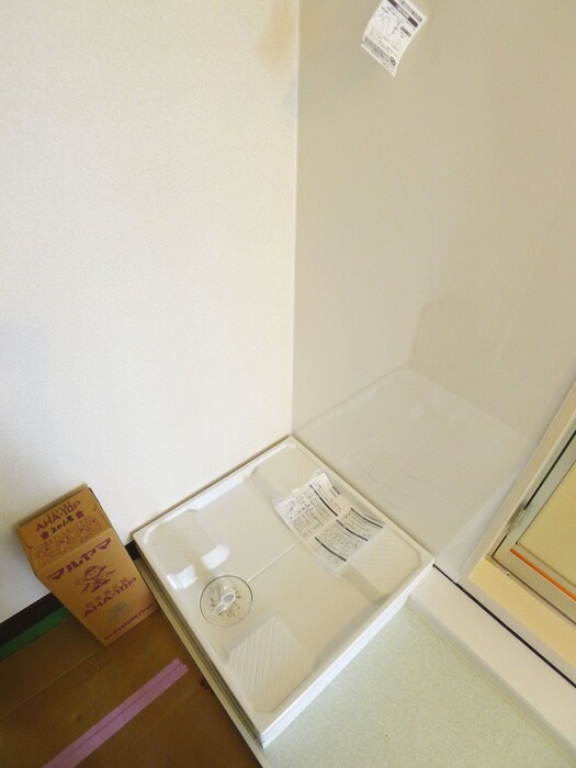 物件内観写真15　(洗濯機置場)