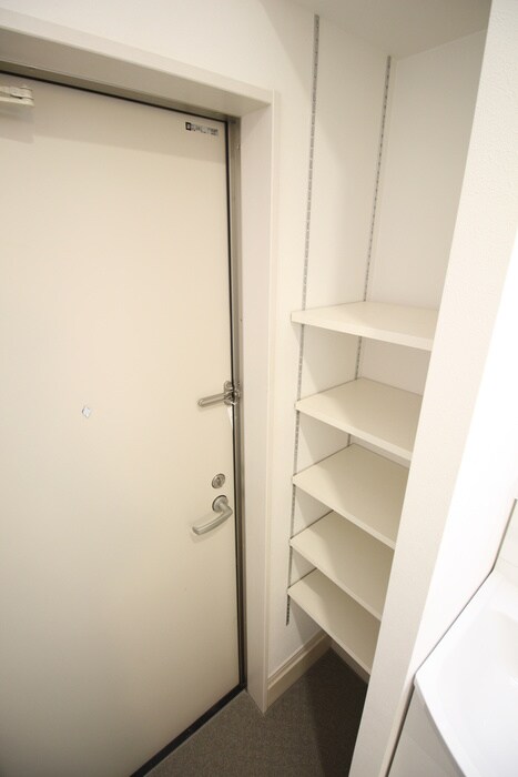 物件内観写真8　(靴箱)