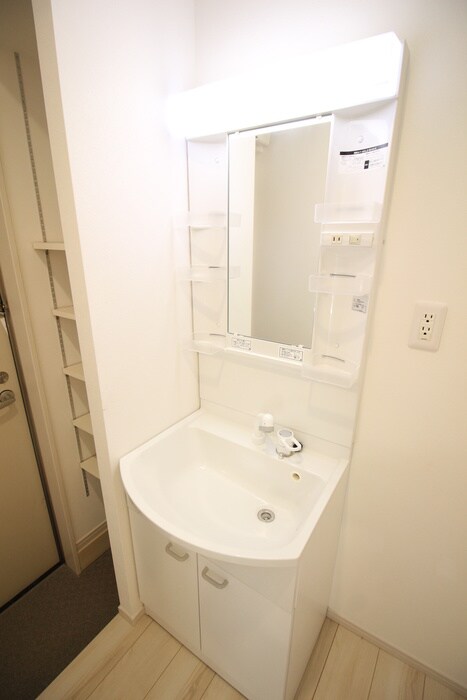 物件内観写真9　(洗面)