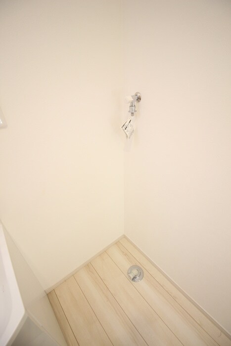 物件内観写真10　(洗濯機置場)