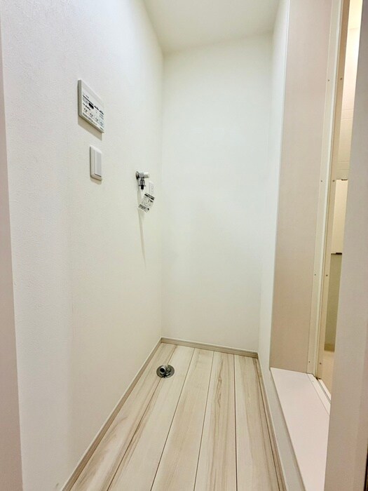 物件内観写真15　(洗濯機置場)