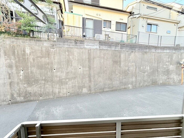 物件内観写真22　(室内からの展望)