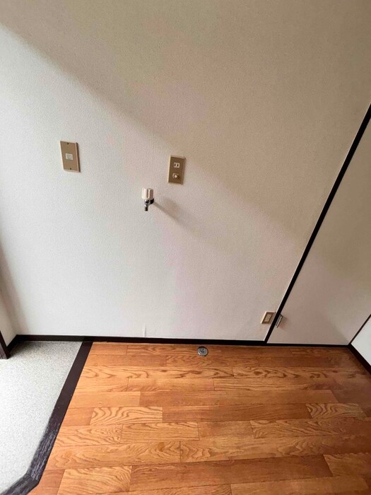 物件内観写真13　(洗濯機置場)