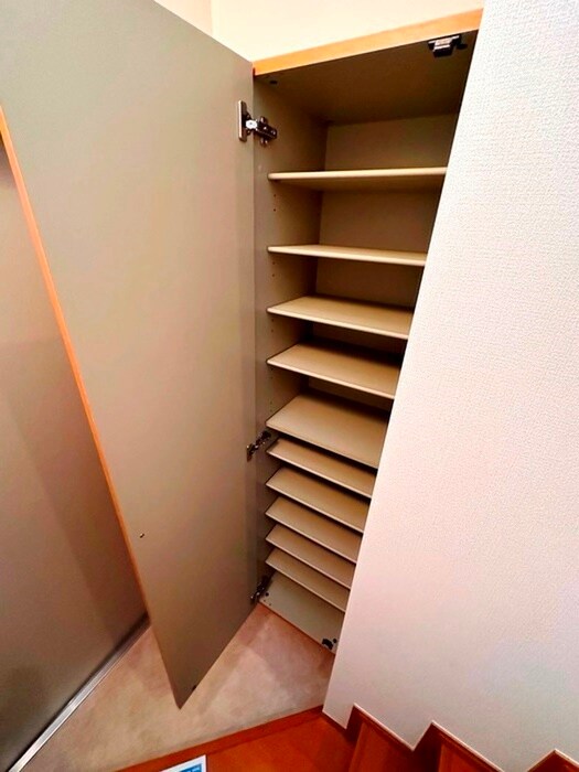 物件内観写真15　(靴箱)