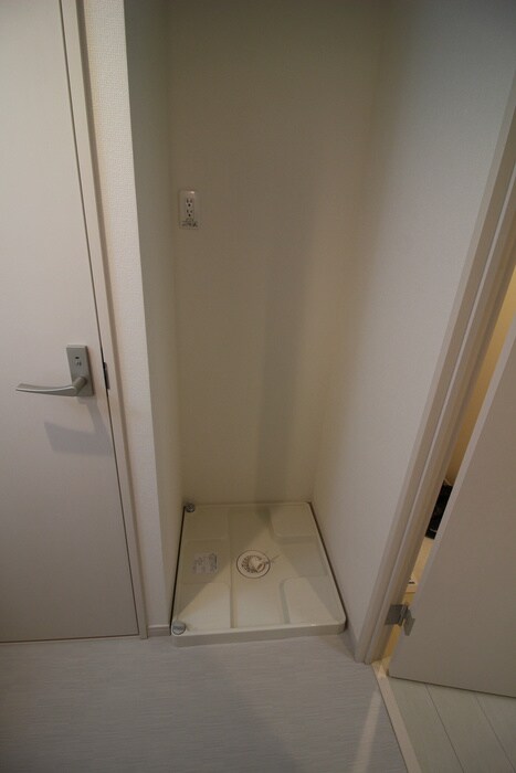 物件内観写真13　(洗濯機置場)