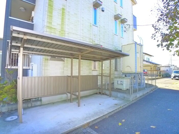 物件外観写真4　(駐輪場)
