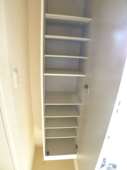 物件内観写真16　(靴箱)
