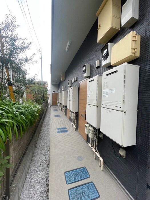 物件外観写真6　(エントランス部分)