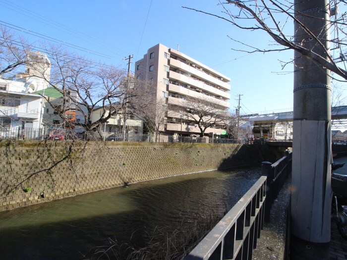 物件外観写真3　(周辺環境)