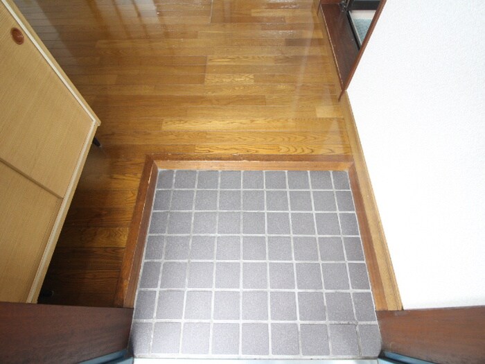 物件内観写真18　(玄関)