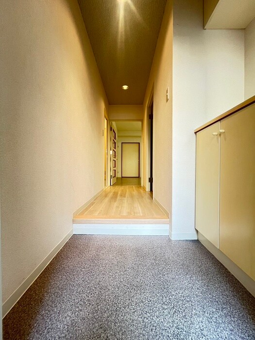 物件内観写真14　(玄関)