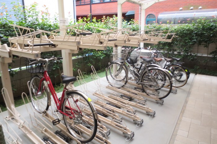 物件外観写真5　(駐輪場)